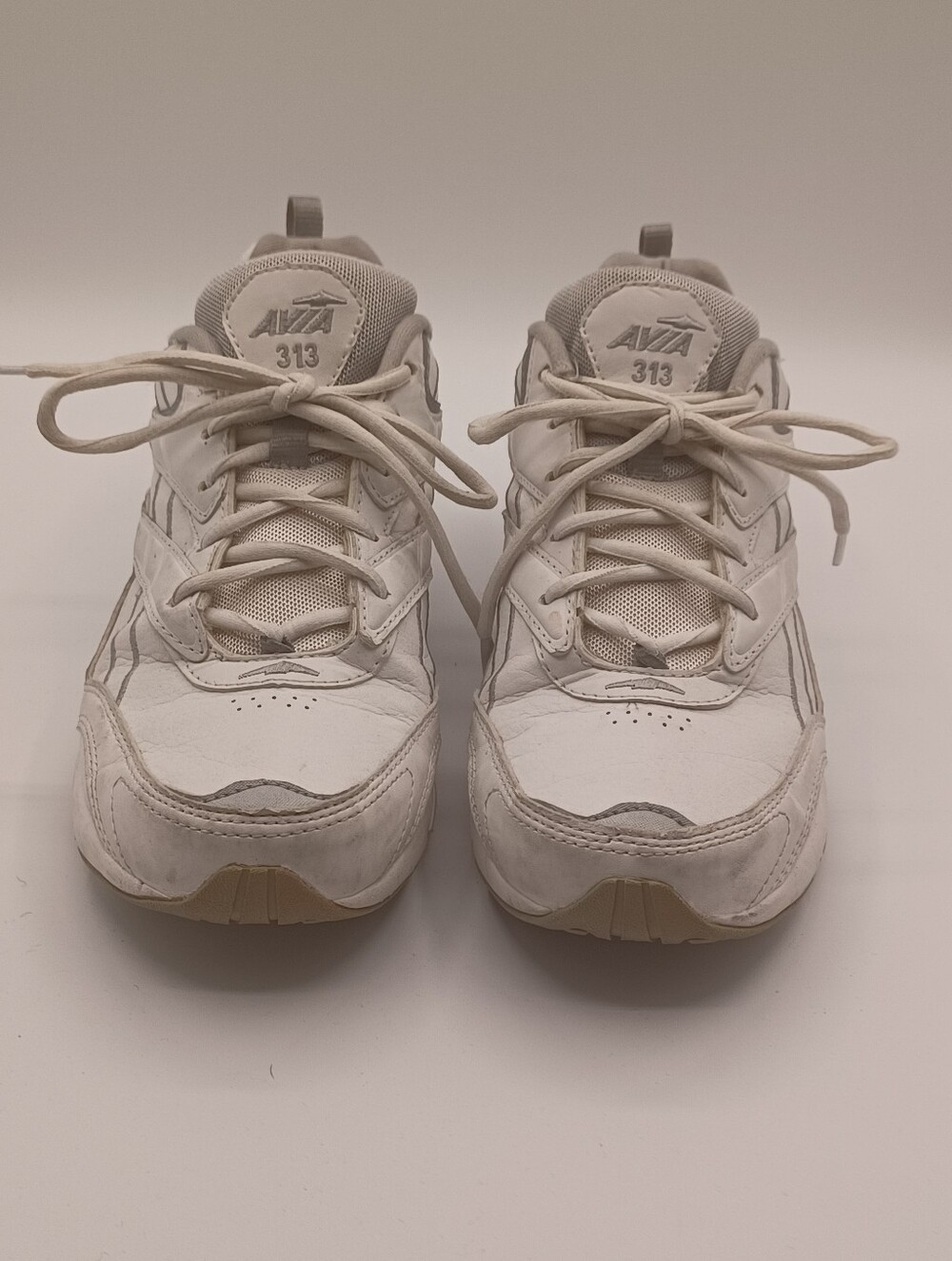 Avia 313 Classic Leather Low-Top Athletic Sneaker